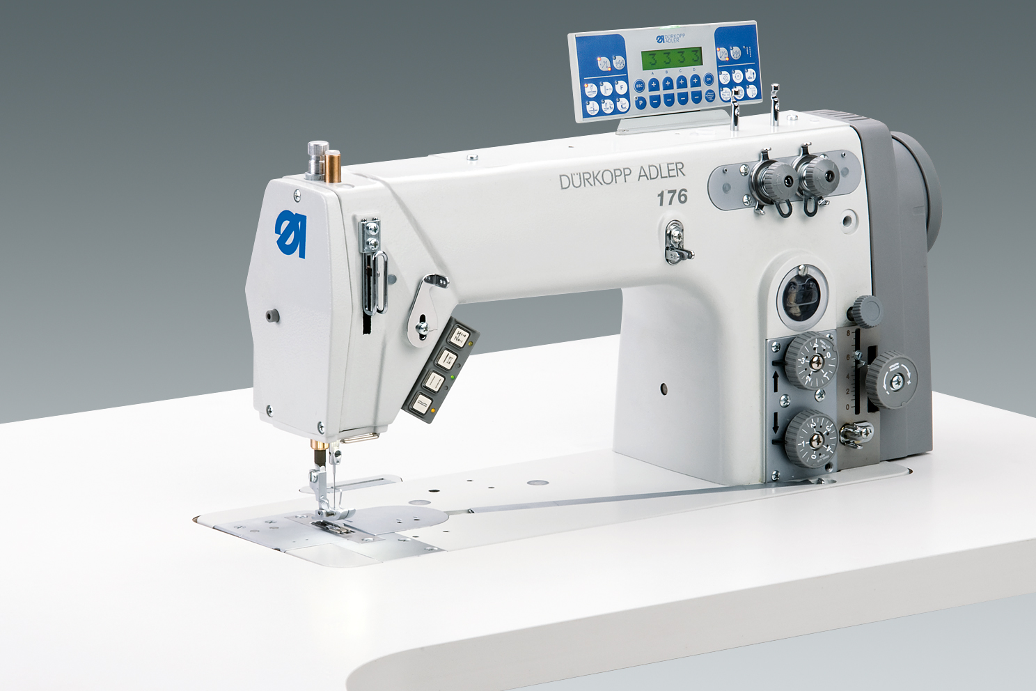 最終値下げ❗️工業用ミシン（関西スペシャル　DLR-1503PTF) 3本針2重環 1935年トゥヴァ共和国。切手。エラー。種類。ミシン目なし！ tet-besh